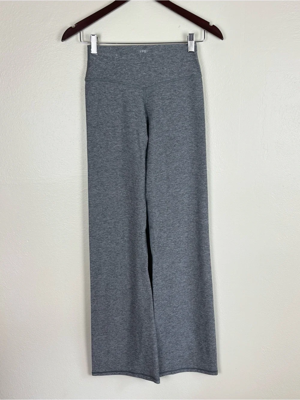 Abercrombie YPB Flare Leggings Sz Medium Crossover Waist Heather Gray Curve Love